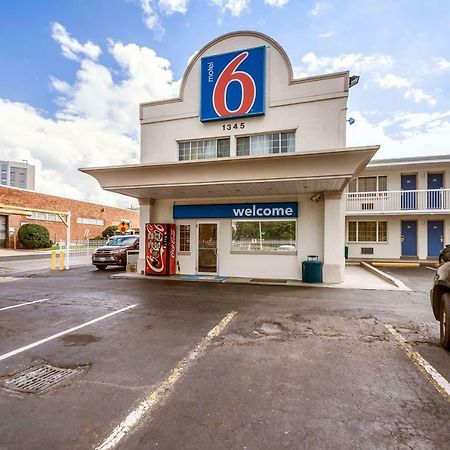 Motel 6-Washington, Dc - Convention Center Exteriör bild