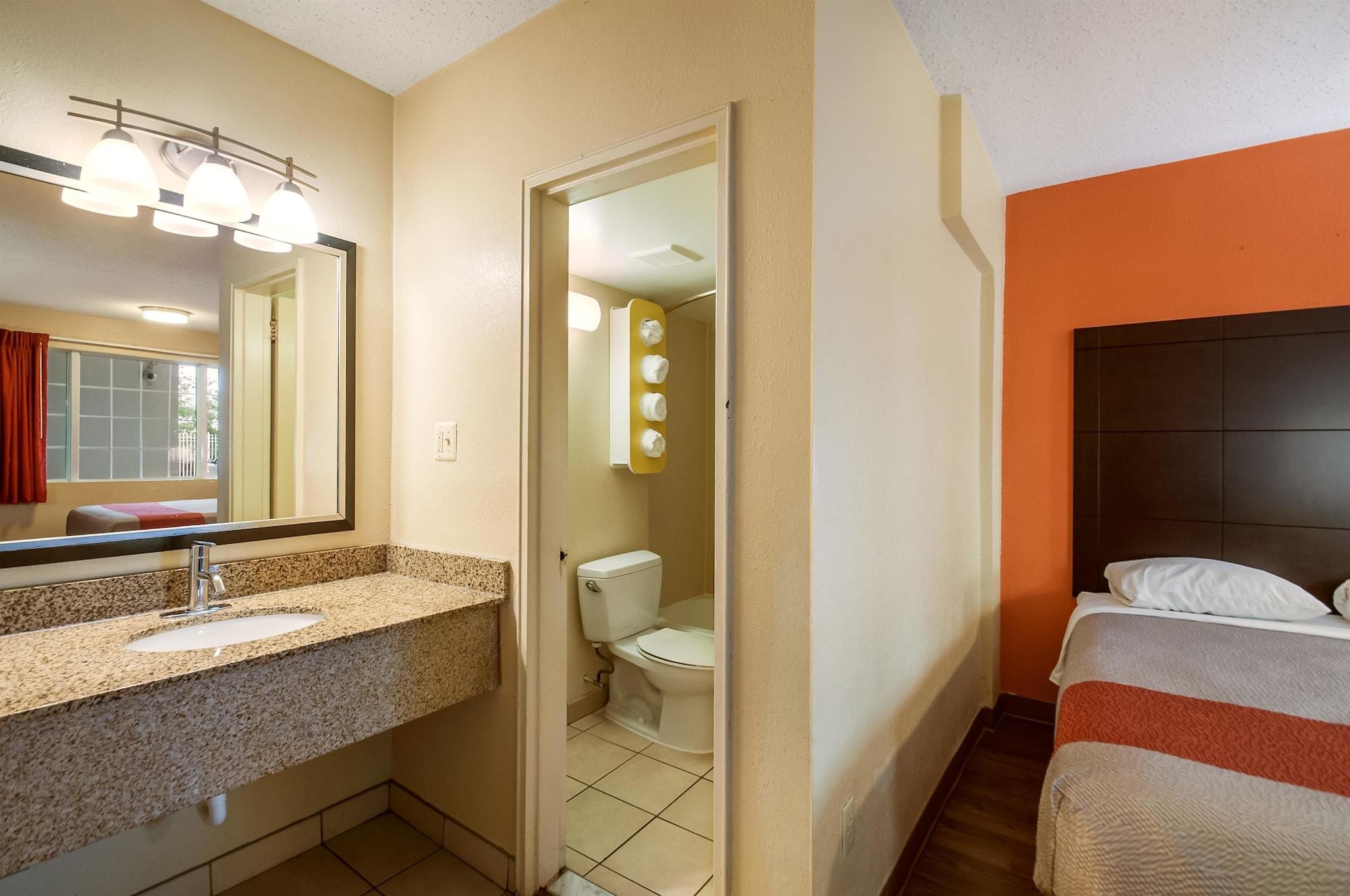 Motel 6-Washington, Dc - Convention Center Exteriör bild
