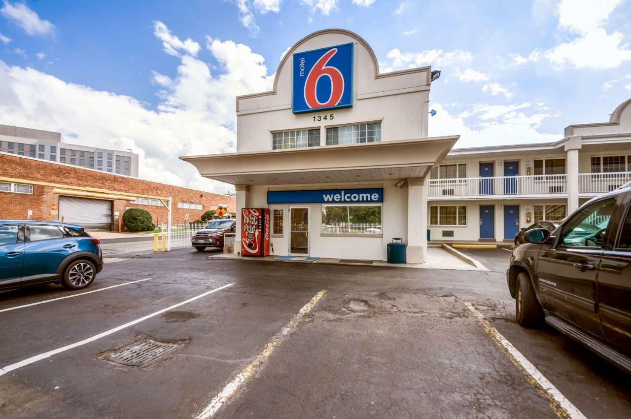 Motel 6-Washington, Dc - Convention Center Exteriör bild